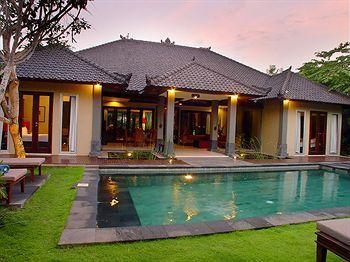 Kyriad Royal Seminyak  Exterior photo
