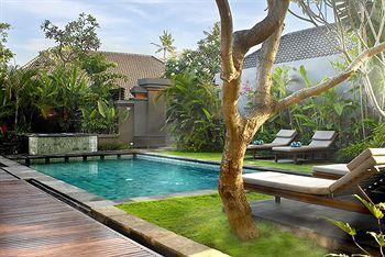 Kyriad Royal Seminyak  Exterior photo